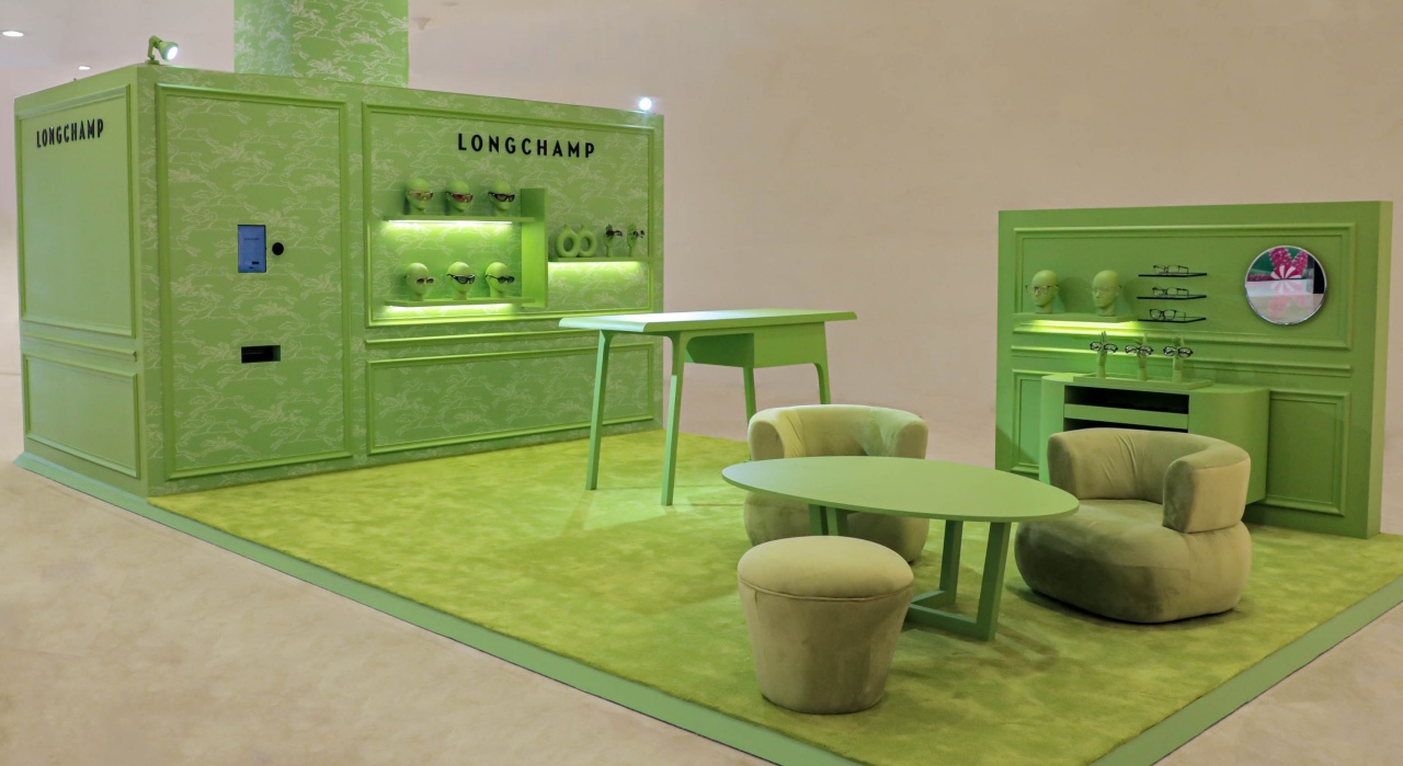 Optik Seis Hadirkan Longchamp Eyewear Green Pop Up di Senayan City
